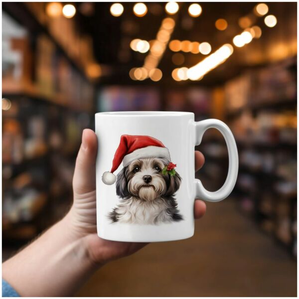 magicdatnl2023_Havanese_Dog__Wear_Santa_Claus_Dress_background__9530fcca-d997-447a-83d7-1007fa0e7d29-Smart Object-184-mok 1